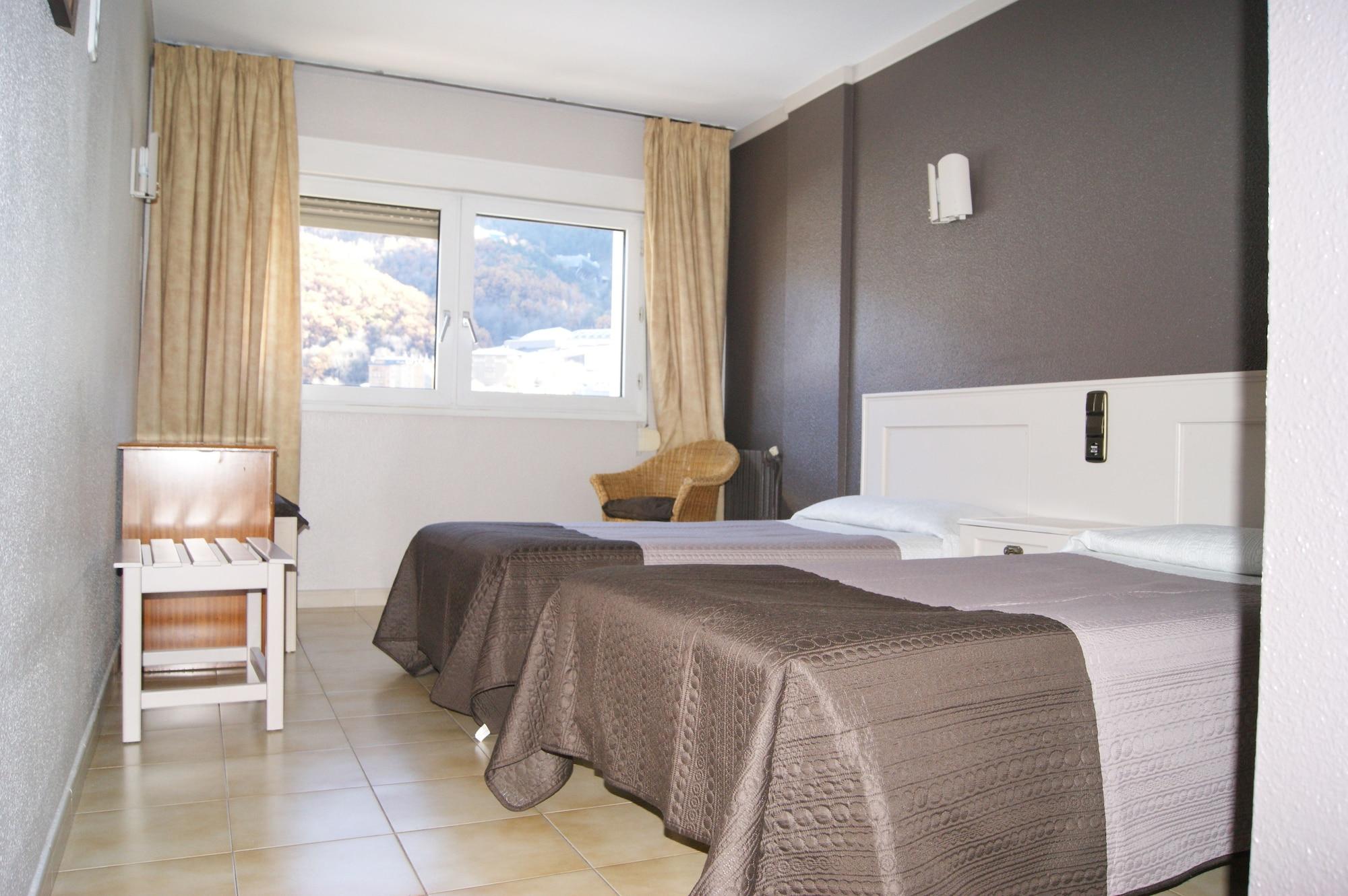 Hotel Font Del Marge Andorra la Vella Buitenkant foto