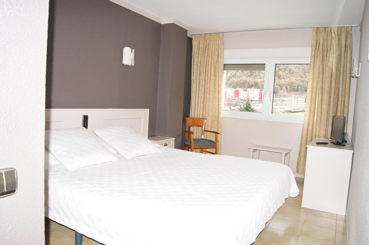 Hotel Font Del Marge Andorra la Vella Buitenkant foto
